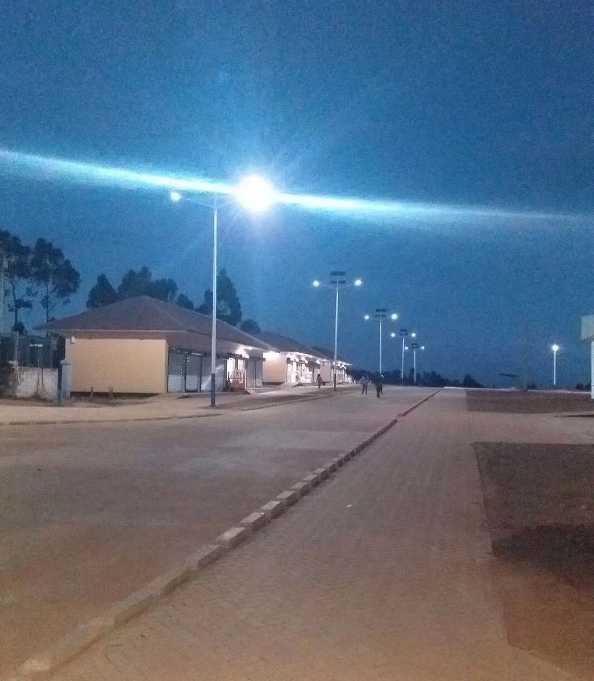 建湖县非洲科特迪瓦太阳能路灯工程